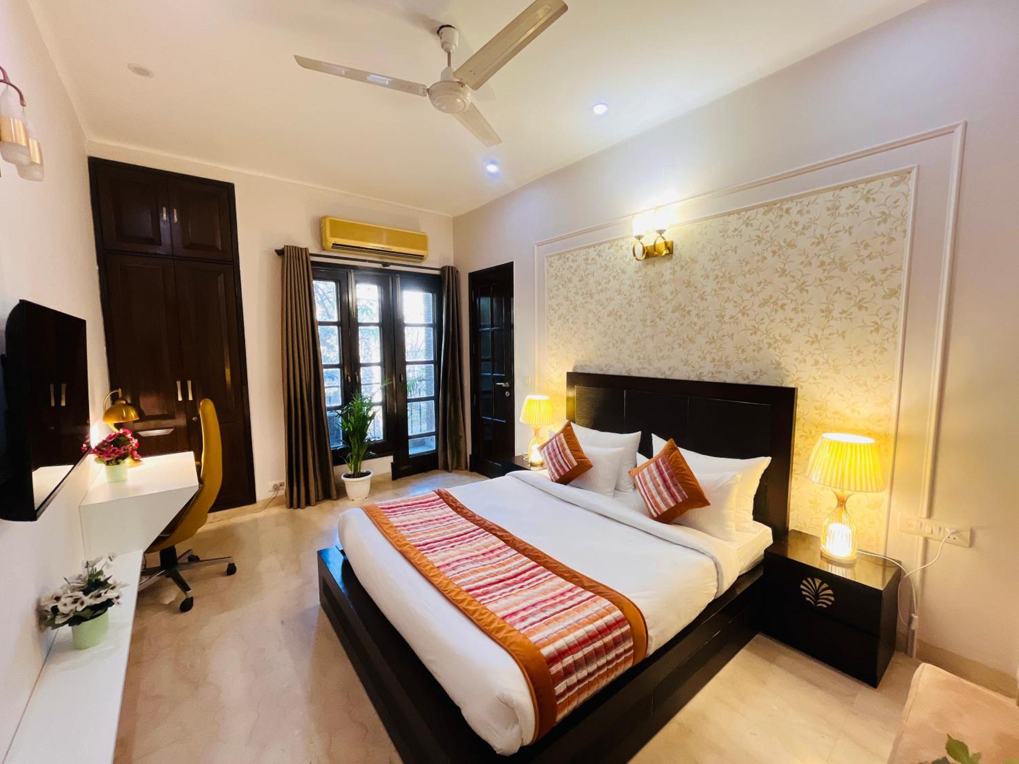The South Manor Residency Near Aiims Hospital Hotel New Delhi