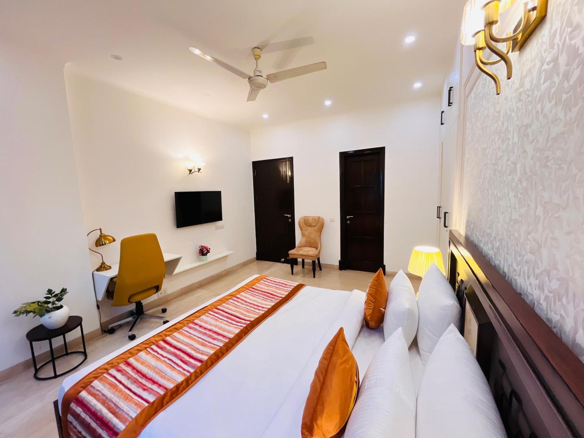 The South Manor Residency Near Aiims Hospital Hotel New Delhi