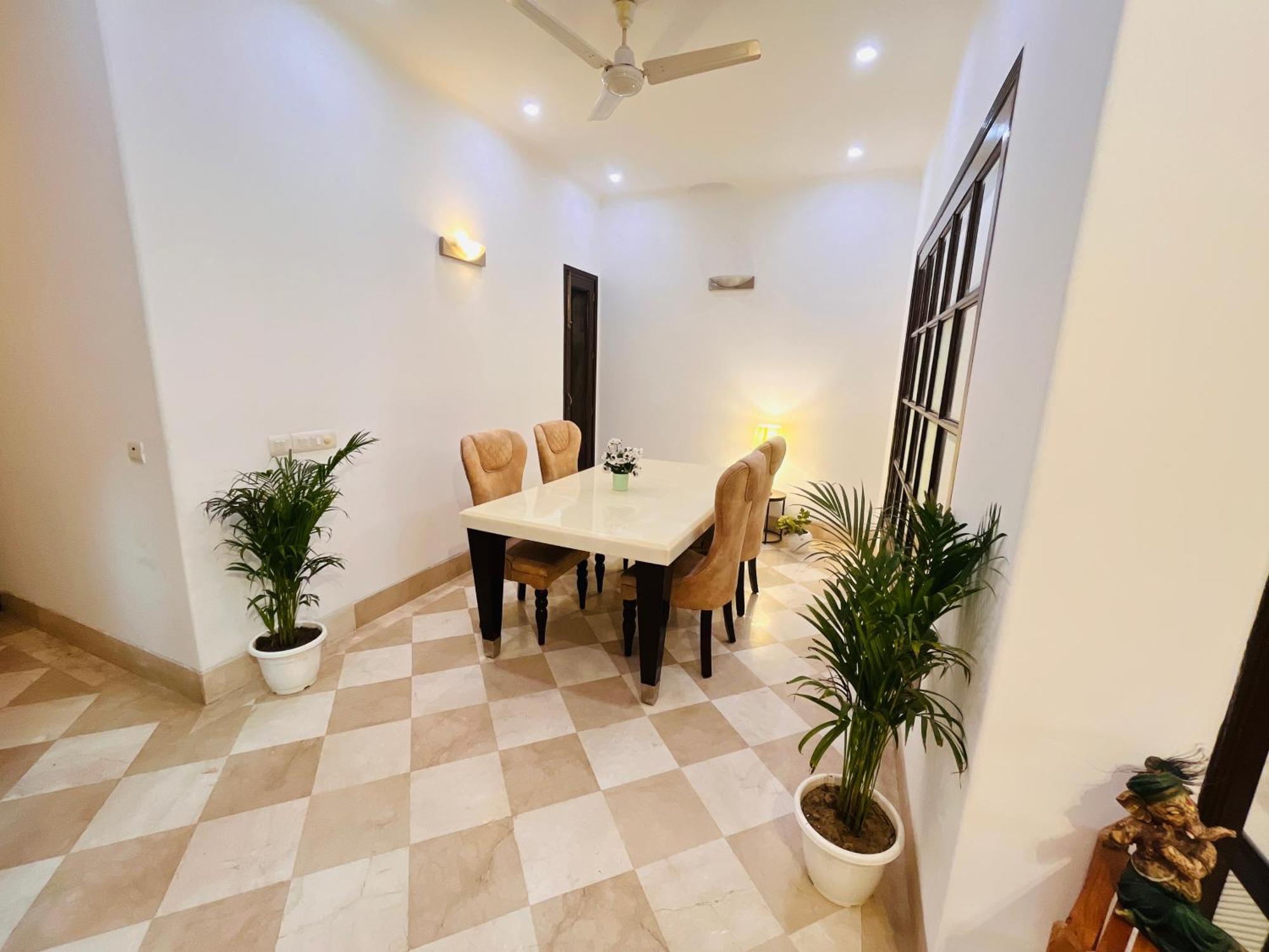 The South Manor Residency Near Aiims Hospital Hotel