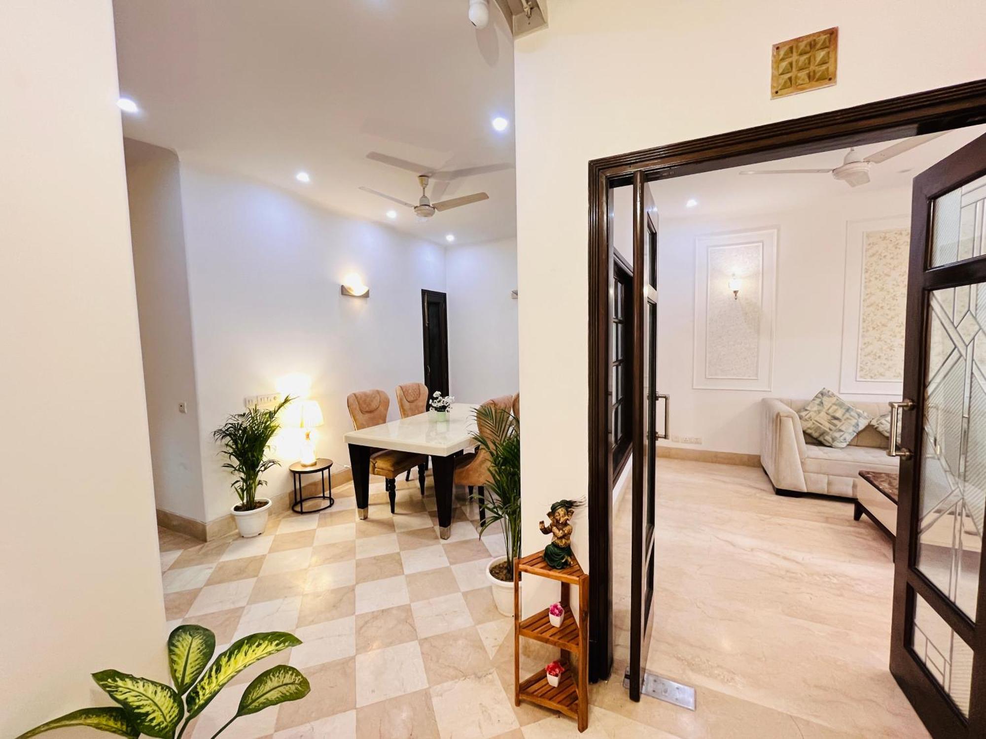 The South Manor Residency Near Aiims Hospital Hotel New Delhi