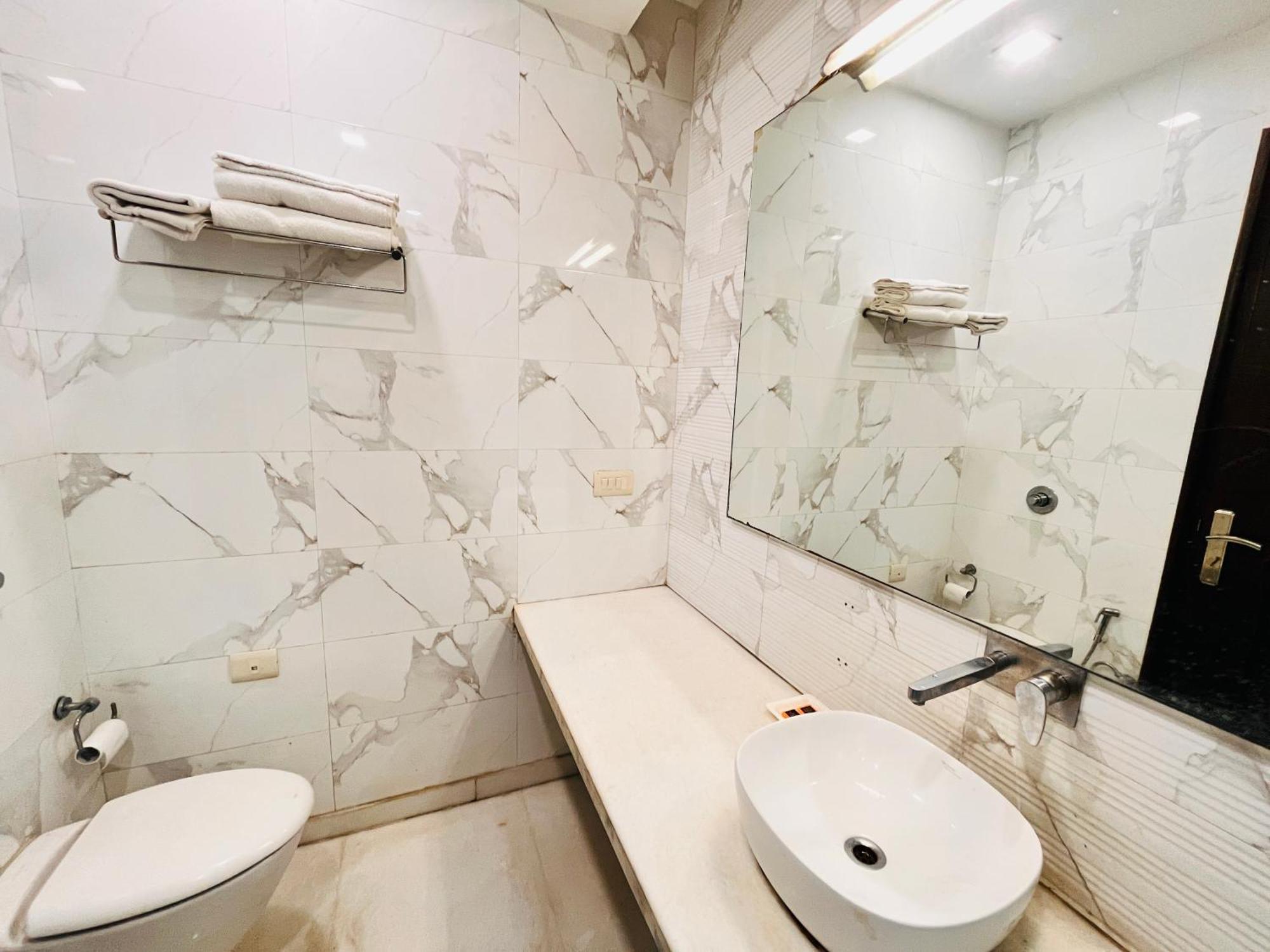 Hotel The South Manor Residency Near Aiims Hospital New Delhi