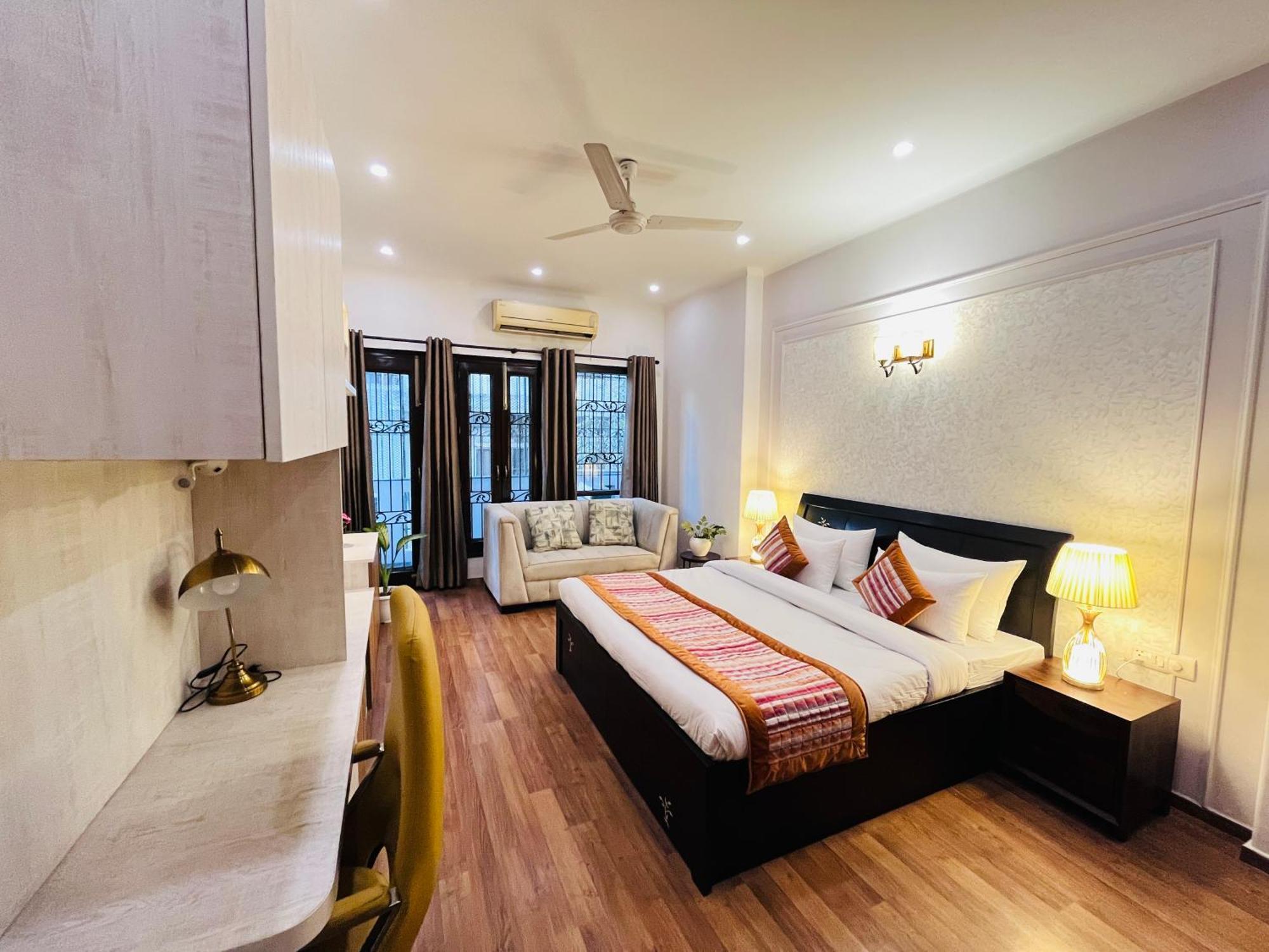 The South Manor Residency Near Aiims Hospital 3*