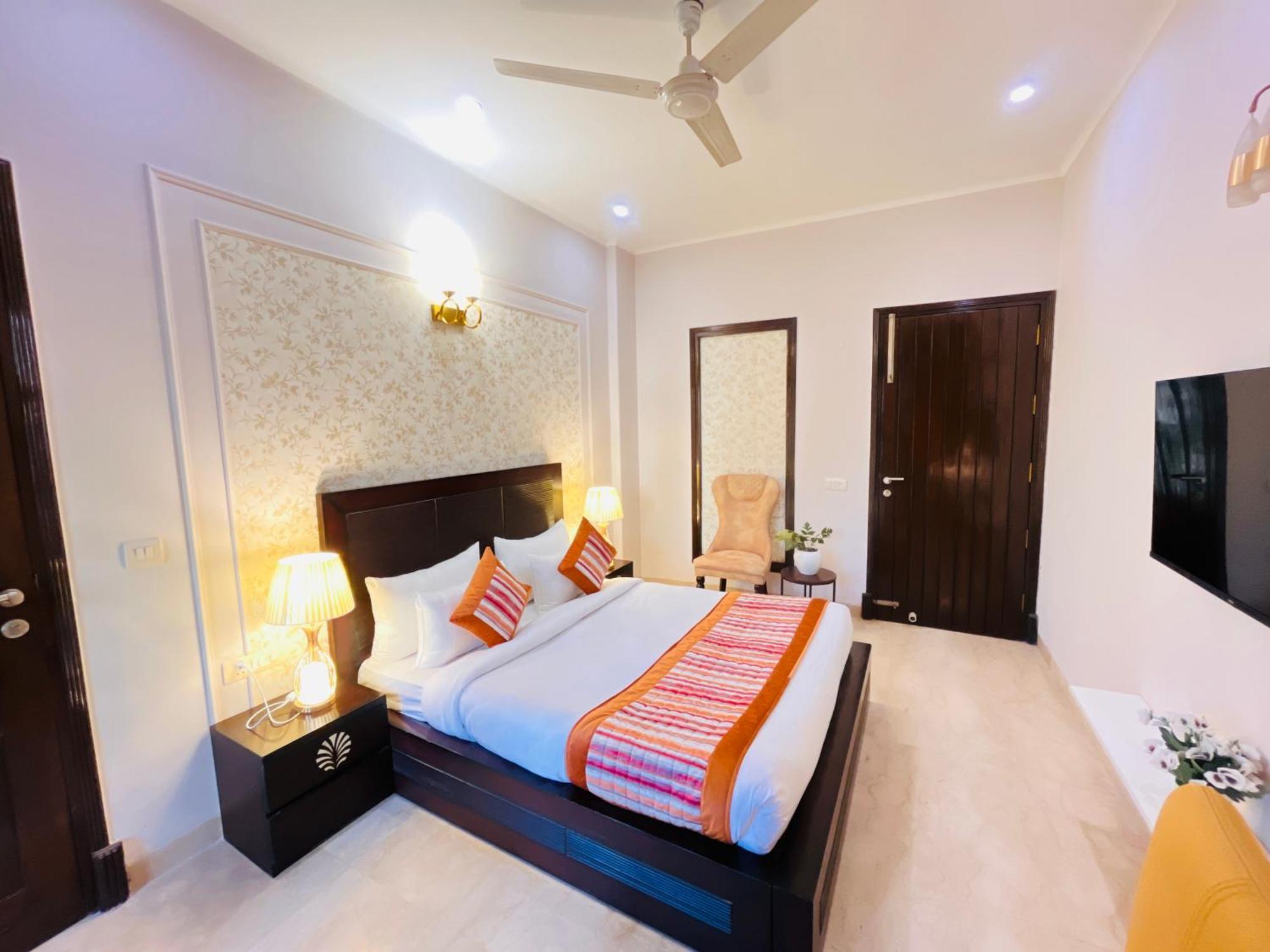The South Manor Residency Near Aiims Hospital 3* New Delhi