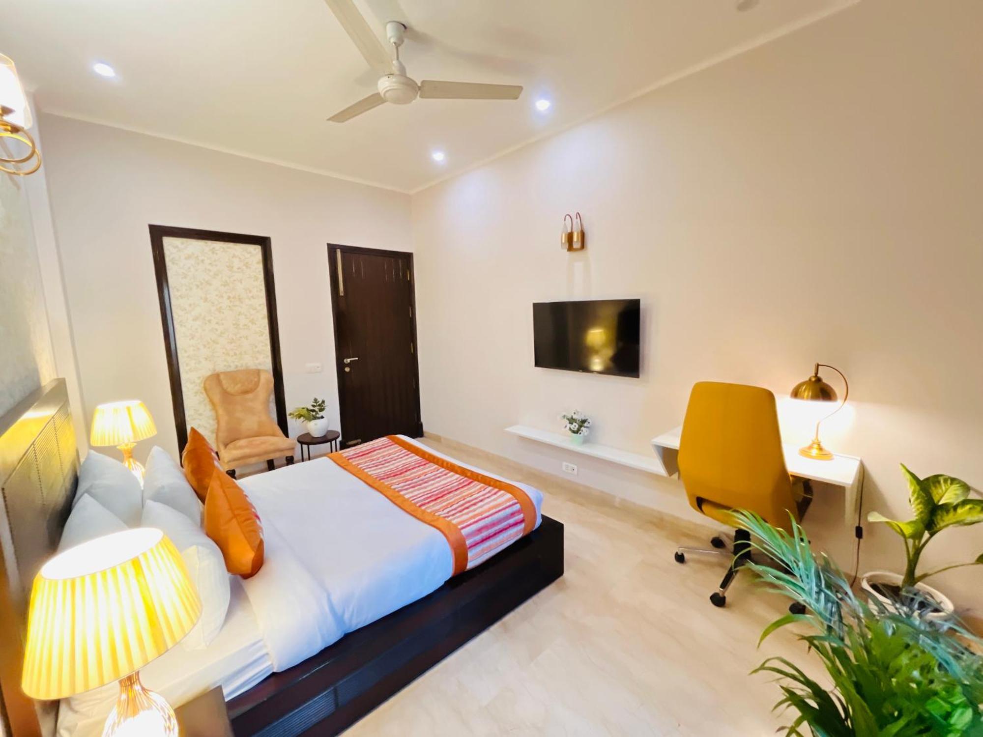 Hotel The South Manor Residency Near Aiims Hospital New Delhi