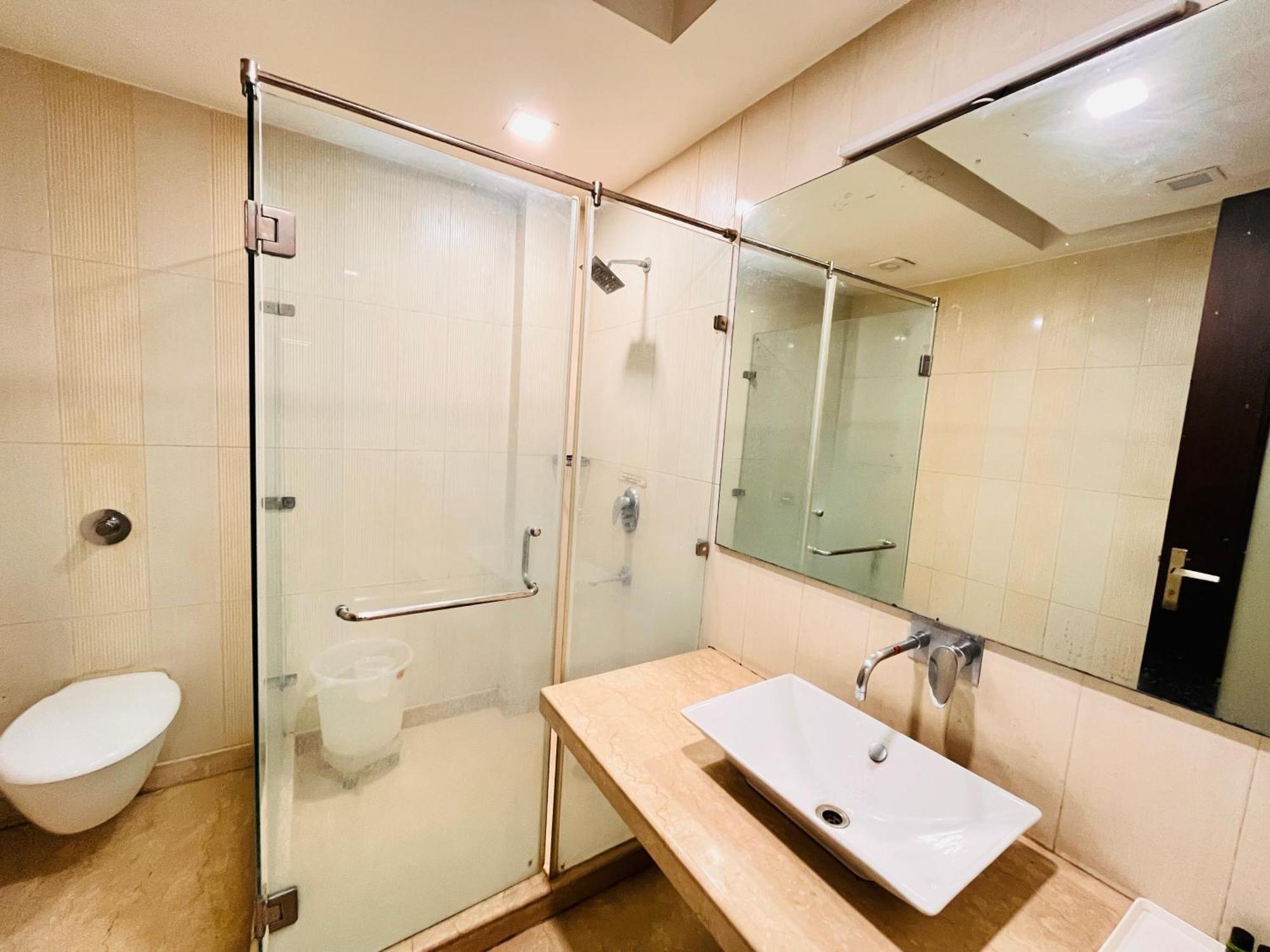 The South Manor Residency Near Aiims Hospital Hotel